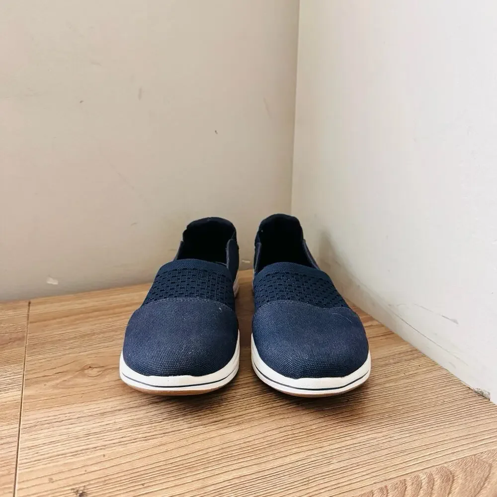 Clarks Women's Breeze Vibe CloudSteppers Slip On Loafer Navy Size 6